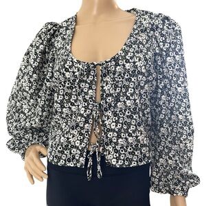 Levi's floral black and white puff sleeve top medium
